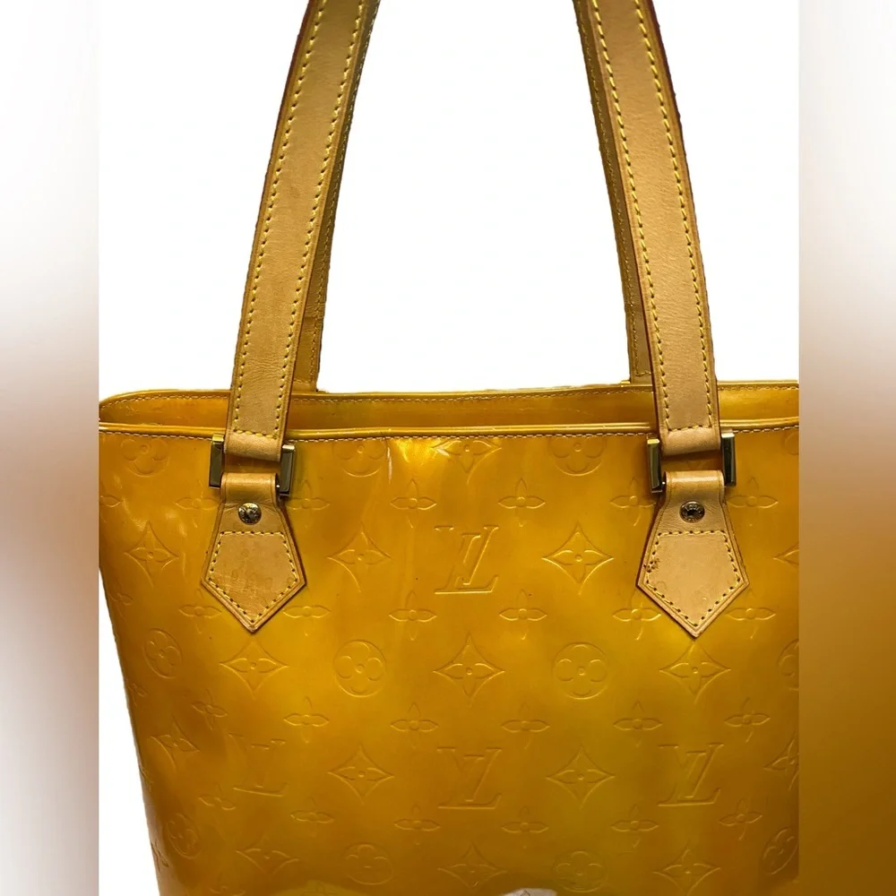 Louis Vuitton Beige Monogram Vernis Leather Houston Bag - Picture 6 of 12